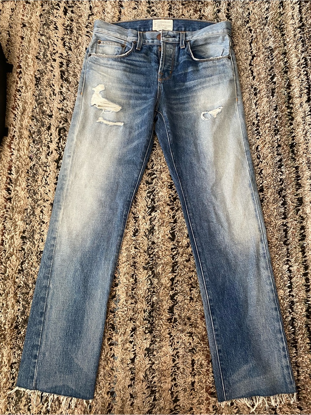 Current/Elliott Women’s Faded Blue Straight Jeans with Distressed Detail